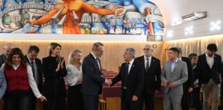 INTERNACIONALIZACIÓN El Embajador de Ucrania en la UNNE: intercambios académicos y culturales, tierras raras y memoria histórica