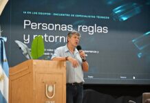 El impacto de las “empresas agénticas” y la inteligencia artificial, eje de una charla en la UNNE