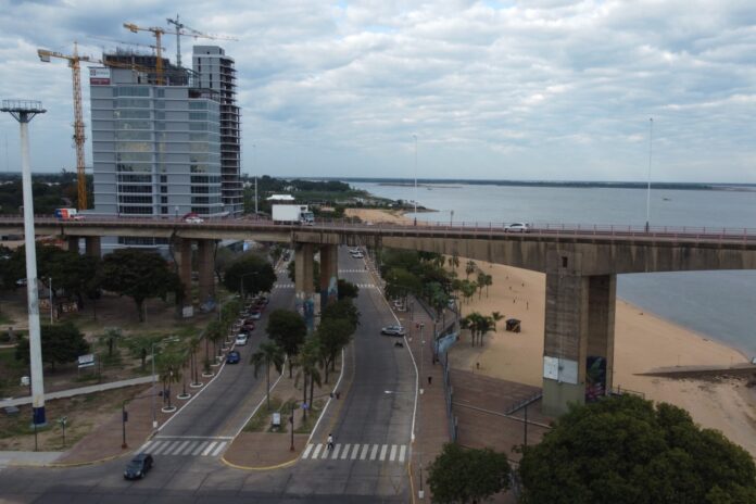 La fiesta Sunset se hará en las escalinatas debajo del Puente Gral. Manuel Belgrano (playa Arazaty), Corrientes.