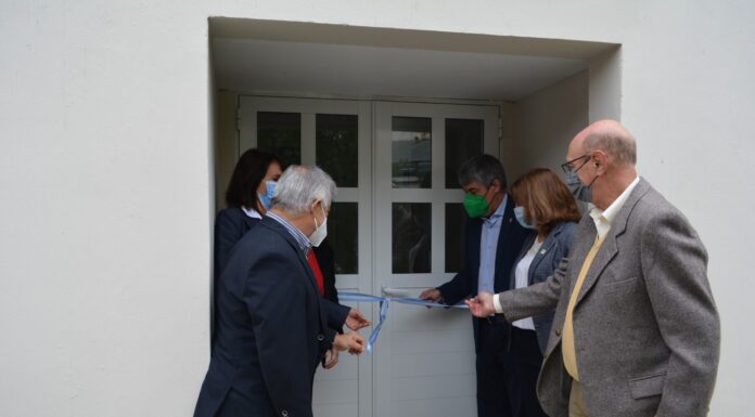 El decano, profesor Omar Larroza encabezó el acto y corte de cinta de las flamantes instalaciones Se inauguró el Bioterio de la Facultad de Medicina, modelo en la región