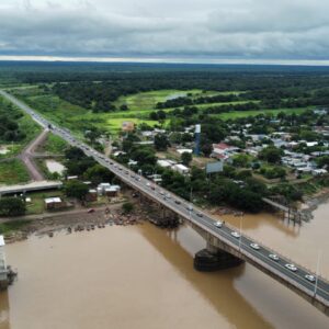 cruce de la marcha por el puente