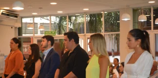 Se suman mas profesionales de la salud Entrega de títulos en la Facultad de Medicina