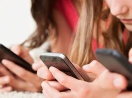 «Estamos muy conectados e incomunicados al mismo tiempo»