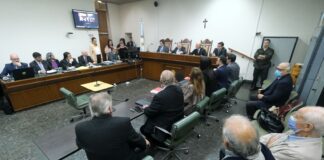 LESA HUMANIDAD Juicio VII Brigada: “Ahora salen a la luz otros horrores, historias más pequeñas que quebraron como un rayo a las familias” Las declaraciones de Guadalupe Arqueros y de Ramón Cura cerraron la etapa de testimoniales en el juicio a la VII Brigada, el arma estratégica de la dictadura cívico militar en Corrientes.