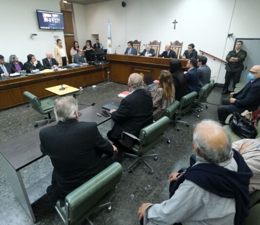 Juicio VII Brigada: “Ahora salen a la luz otros horrores, historias más pequeñas que quebraron como un rayo a las familias” Las declaraciones de Guadalupe Arqueros y de Ramón Cura cerraron la etapa de testimoniales en el juicio a la VII Brigada, el arma estratégica de la dictadura cívico militar en Corrientes.