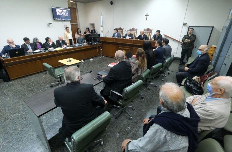 Juicio VII Brigada: “Ahora salen a la luz otros horrores, historias más pequeñas que quebraron como un rayo a las familias” Las declaraciones de Guadalupe Arqueros y de Ramón Cura cerraron la etapa de testimoniales en el juicio a la VII Brigada, el arma estratégica de la dictadura cívico militar en Corrientes.