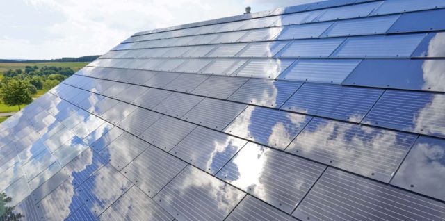 panel solar instalado en campo